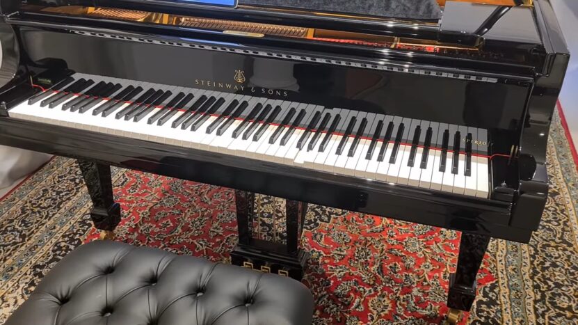 How Many Keys Are On a Piano Steinway